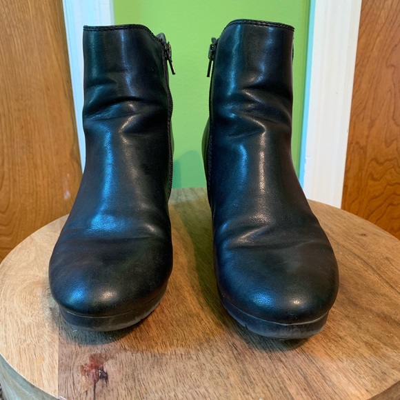 Natural Soul Chelsea Low-heeled Booties - Picture 2 of 8